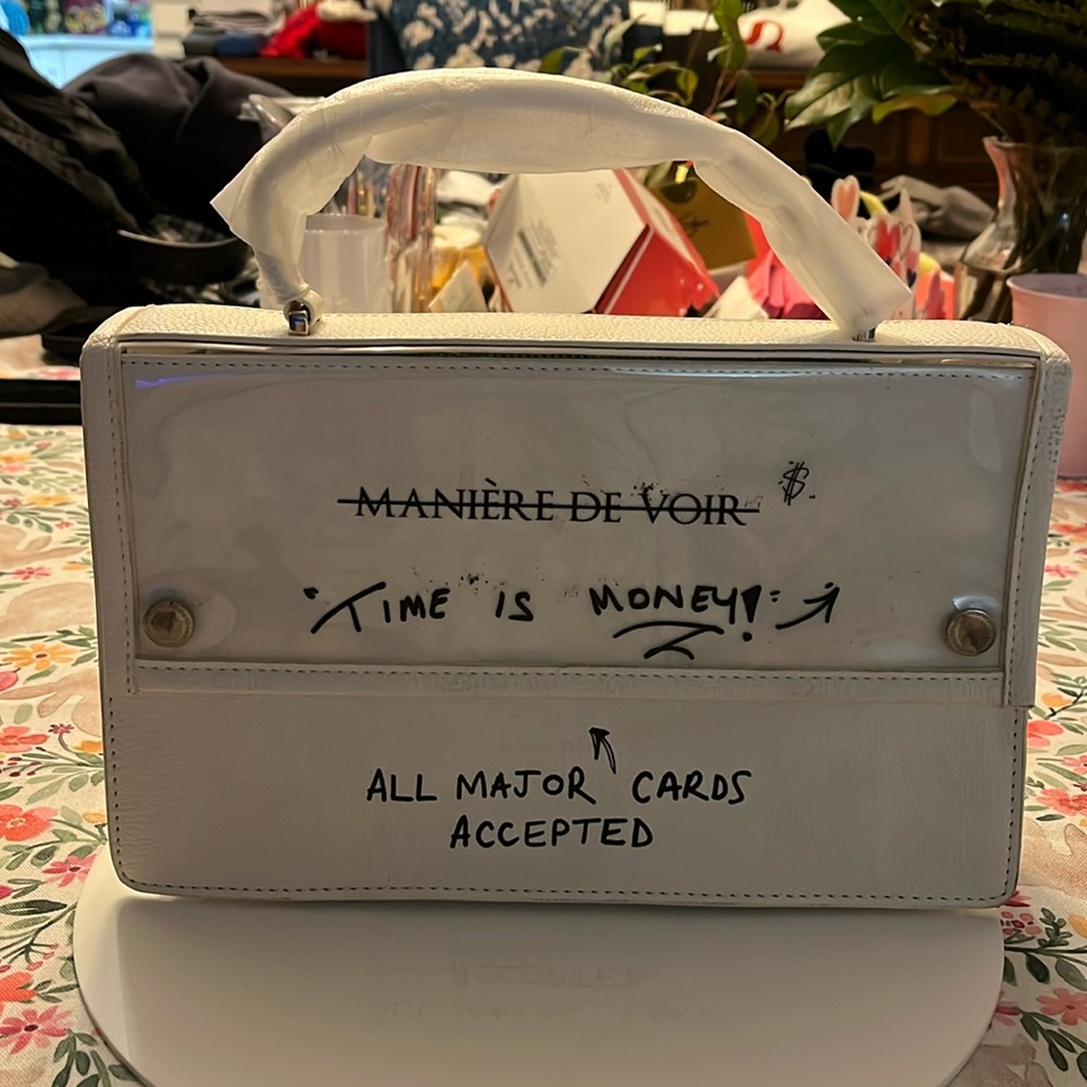 93. MANIERE DE VOIR crossbody bag white. Collectors piece Work of Art Brand New